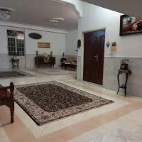 ویلایی شهرک قدس ۳۰۰متری جنوبی۳طبقه ۶۵۰متر بنا