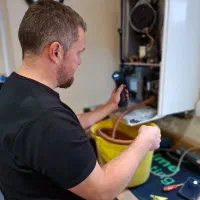 تعمیرکار پکیج و شوفاژ در محل