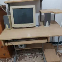 کامپیوتر و میز و باند و..