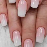 کاشت و طراحی ناخن با عشق و سلیقه