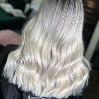 اجاره-اتاق-رنگ-در-سالن-زیبایی