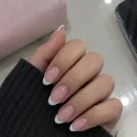 مانیکور و لمینت ناخن و کاشت
