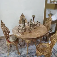 دو عدد لوستر 6 و میز ناهار خوری برنزی