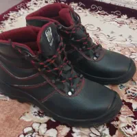 فروش پوتین ایمنی|کیف، کفش، کمربند|نقده, |دیوار