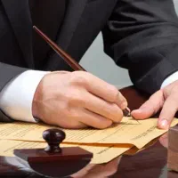 وکیل با سابقه و متخصص ملکی زمین  سند