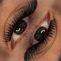 کاشت مژه