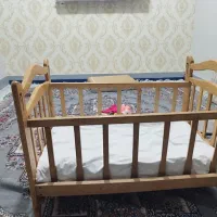مبل 7نفره قهوه ای تیره وگهواره چوبی