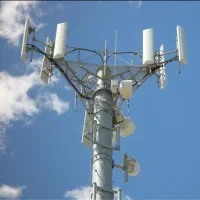 دکل اینترنت و رادیویی