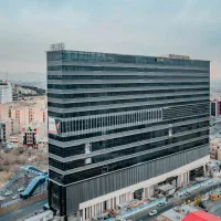 واحد  اداری ونوس غرب بلوار اشرفی اصفهانی