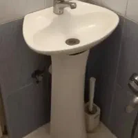 روشویی کوچک  همراه شیر