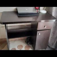 میزتحریر و صندلی چرخدار وچراغ مطالعه
