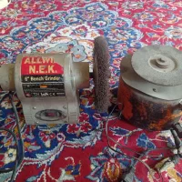 دو عدد چاقو نیز کن و سمباده