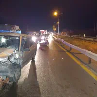 ماشین تصادفی|خودرو سواری و وانت|قم, چهل درخت|دیوار