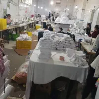 نیروی کار خیاطی در محیطی کاملا زنانه