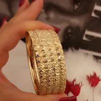 بدلیجات النگوطلاروس