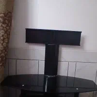 میز زیر تلویزیون