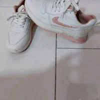 کفش کتونی39|کیف، کفش، کمربند|نهاوند, |دیوار