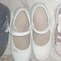 فروش کفش وچندعدد لباس