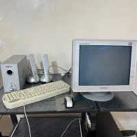 فروش یک دستگاه کامپیوتر