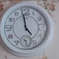 ساعت دیواری