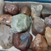 سنگ های قیمتی و نیمه قیمتی|جواهرات|ساری, |دیوار