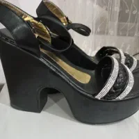 کفش مجلسی|کیف، کفش، کمربند|قره ضیاالدین, |دیوار