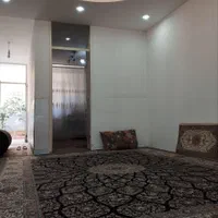 اجاره طبقه همکف حیاط دار