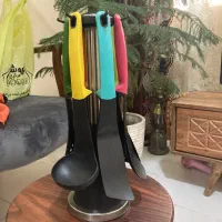 تعدادی وسیله ی اشپزخانه