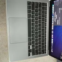 مک بوک air M1 (2020) بدون هیچ خط و خش عروسک