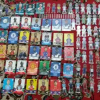 تعدادی کیمدی و فیگور معاوضه با فندک ساده و طرح دار