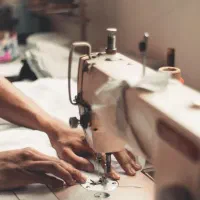 چرخکار / خیاط خانم برای تولیدی تیشرت