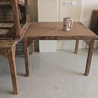 میز چوبی ،محکم و مقاوم