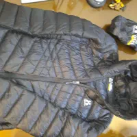 کاپشن|لباس|تهران, دبستان|دیوار