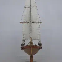 کشتی چوبی مینیاتوری|کلکسیون اشیاء عتیقه|زاهدان, |دیوار