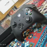 ایکس باکس وان|کنسول، بازی ویدئویی و آنلاین|رباط‌کریم, کیکاور|دیوار