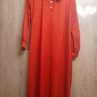 تعدادی مانتو و لباس زنانه