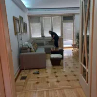نظافت آپارتمان توسط خانم از شرکت نظافتی