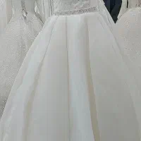 لباس عروس در حد نو