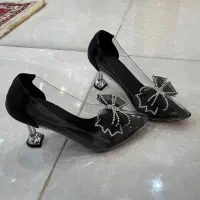 پاشنه بلند|کیف، کفش، کمربند|پرند, فاز ۲|دیوار