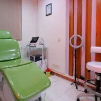 منشی، کارآموز واپراتور لیزر موی زائد مطب