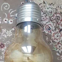 لوستر لامپی بزرگ