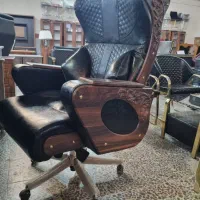 صندلی نمایشگاهی، اتوبوسی بزرگ‌ و کوچک