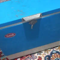 یک کولر تسمه بزرگ یک‌کلمن مسافرتی بفروش میرسد