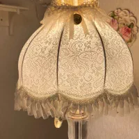 آباژور کنار سالنی برنز آباژور ایستاده|چراغ خواب و آباژور|تهران, صادقیه|دیوار