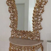 آینه و کنسول طلایی