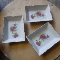 چینی گل سرخی قدیمی