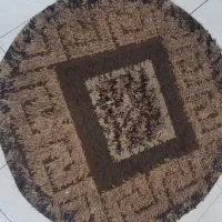 پادری و فرش گرد وسط