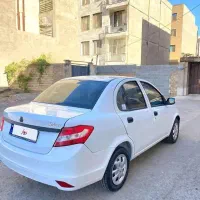 ساینا مدل ۹۸ بی رنگ بدونه ترک سالم کم کار|خودرو سواری و وانت|قزوین, |دیوار