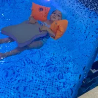 تخفیف آموزش شنا در استخر خصوصی (بانوان و کودکان)