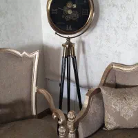 ساعت سه پایه بسیار شیک .